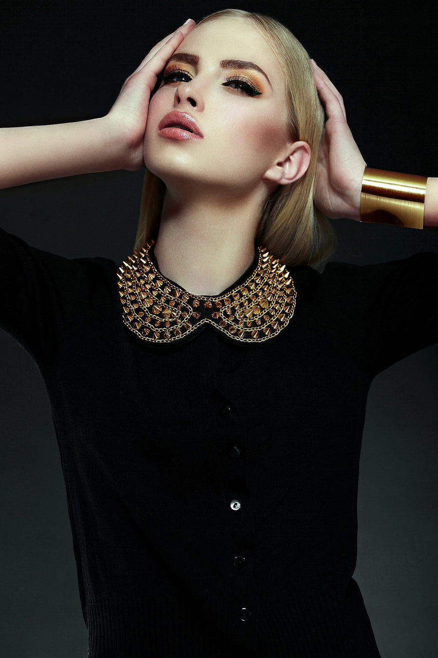 The Power of the Statement Collar: How to Wear Bold Necklaces Like a Pro